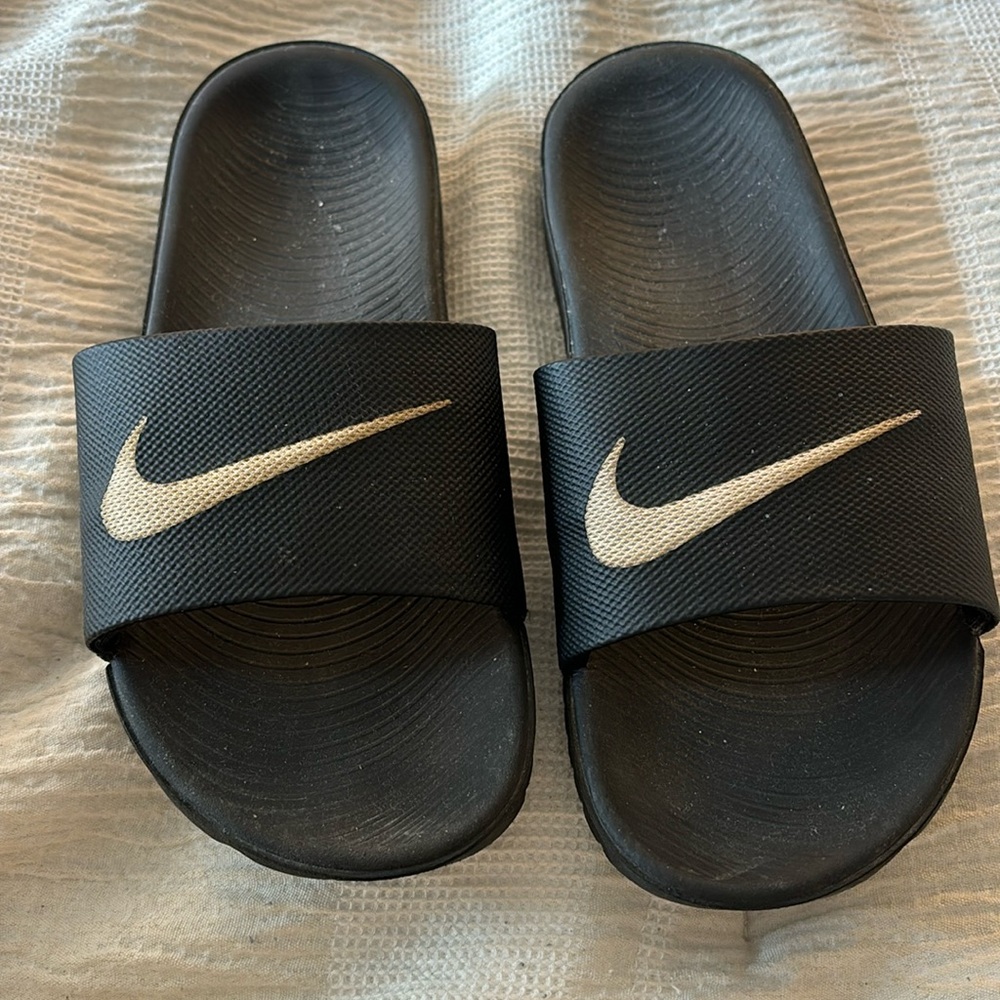 Nike slides